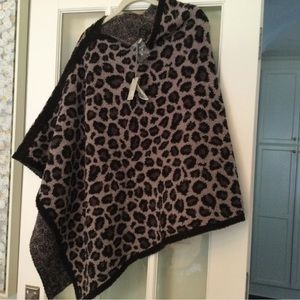 Barefoot Dreams Cozy Chic Poncho